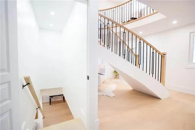 Additional image 42 of 2260 BRITANNIA Rd