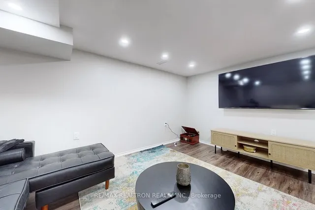 Additional image 25 of 5411 Lakeshore Rd Unit 2