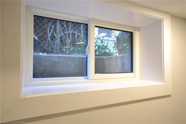 Additional image 33 of 66 Dundurn St