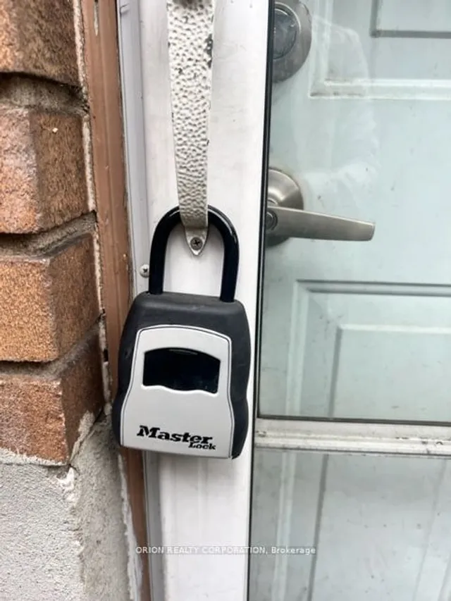 Additional image 2 of 359 .5 Strathearn Ave