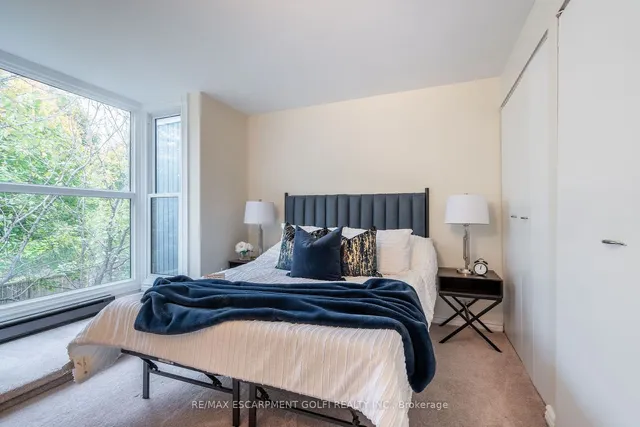 Additional image 24 of 25 Britten Clse Unit B52