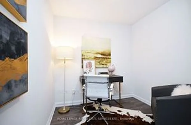 Additional image 18 of 4208 Dundas St Unit 323