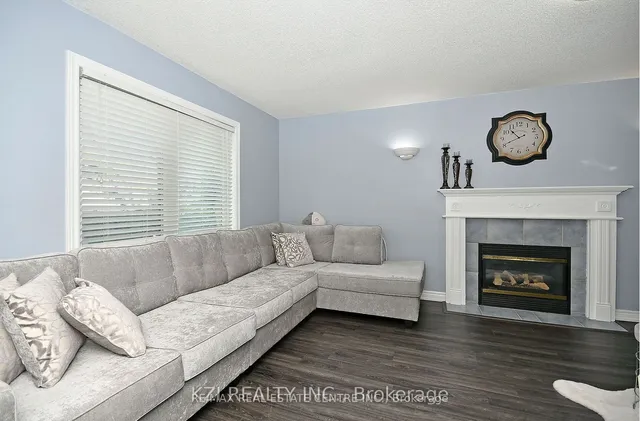 Additional image 28 of 15 Creanona Blvd