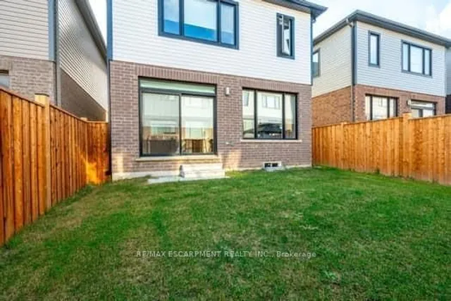 Additional image 39 of 128 FAIREY Cres