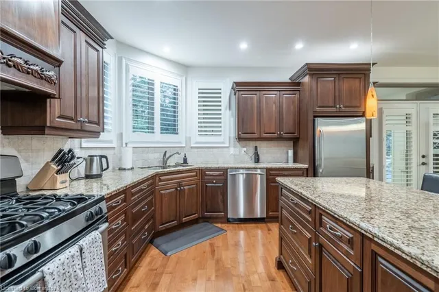 Additional image 15 of 12 Cowper Crt