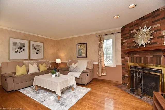 Additional image 6 of 102 Huntingwood Ave