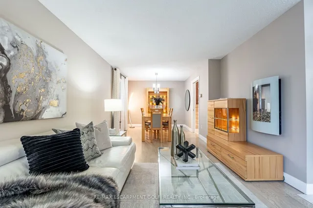 Additional image 9 of 46 VESPER Crt