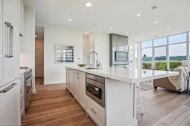 Additional image 17 of 2750 King St Unit 806