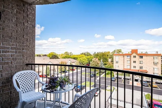 Additional image 26 of 3497 UPPER MIDDLE Rd Unit 409