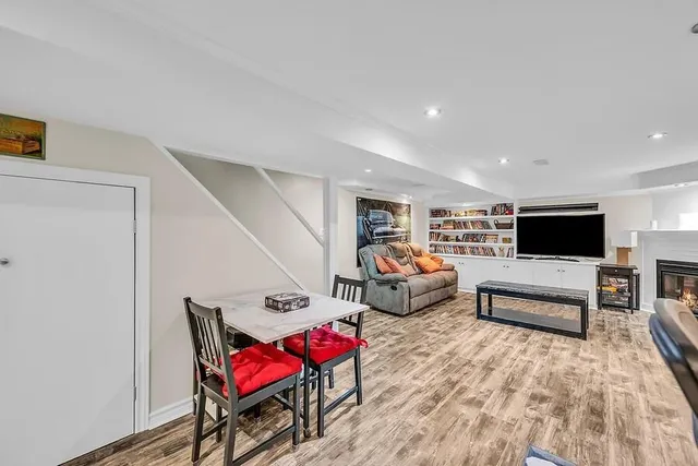 Additional image 29 of 2439 BARCLAY Rd