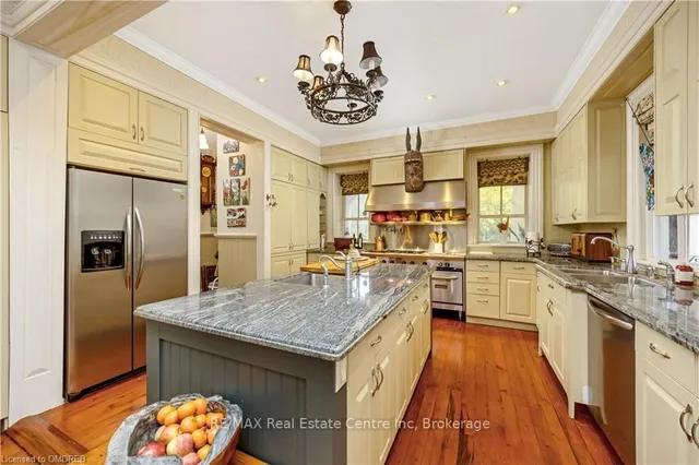 Additional image 12 of 103 THOMAS St