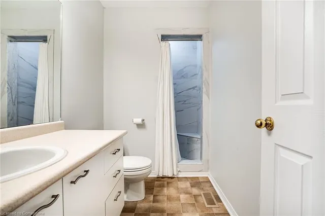 Additional image 22 of 31 Moss Blvd Unit 17