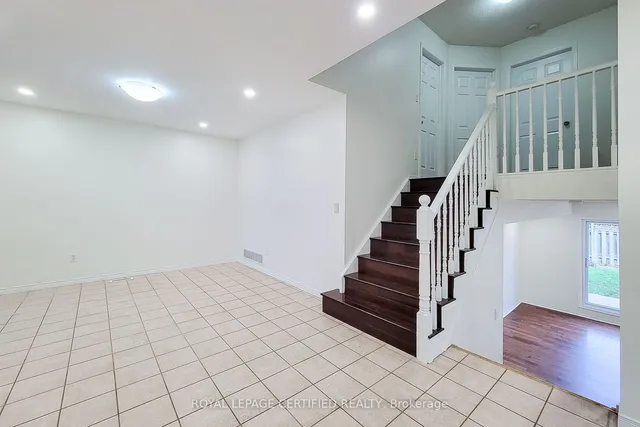 Additional image 18 of 482 Berkindale Dr