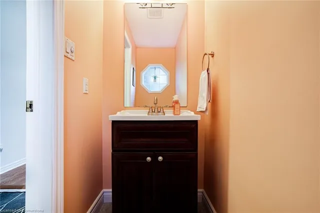 Additional image 18 of 31 Moss Blvd Unit 17