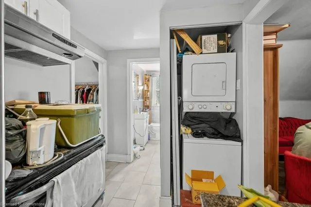 Additional image 33 of 95 Spadina Ave