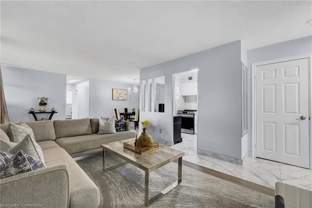 Additional image 7 of 975 Warwick Crt Unit 1107