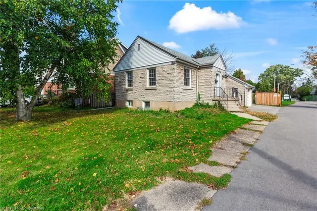 Additional image 40 of 136 Brantdale Ave