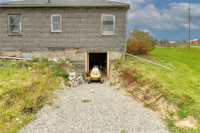 Additional image 35 of 1221 Binbrook Rd