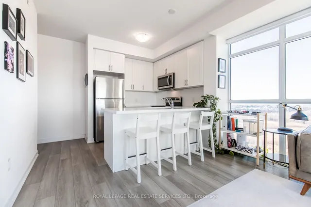 Additional image 7 of 450 Dundas St Unit 702