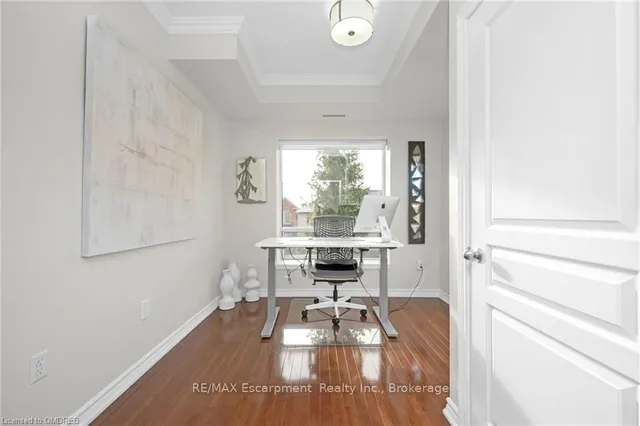 Additional image 28 of 5070 FAIRVIEW St Unit 209