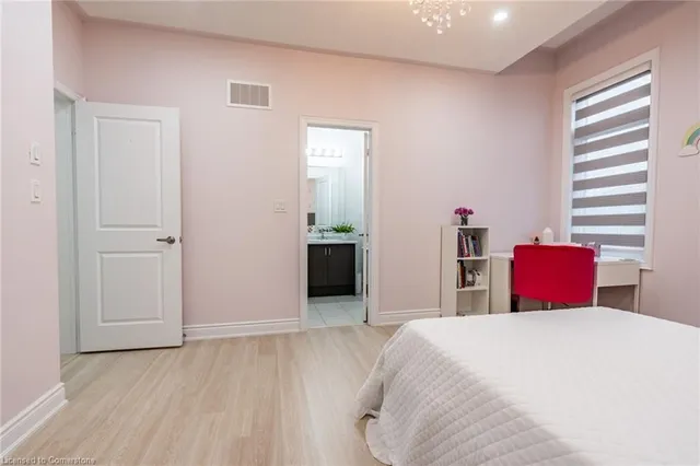 Additional image 36 of 158 Agro St