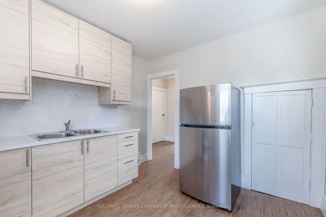 Additional image 29 of 73 Balmoral Ave