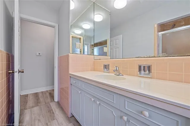 Additional image 22 of 40 Bertram Dr