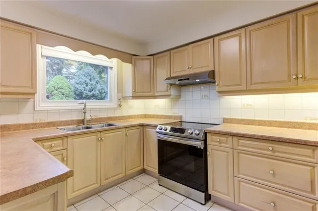 Additional image 15 of 2141 CARTIER Cres