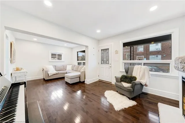 Additional image 6 of 21 East 19th St