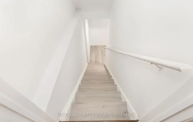 Additional image 33 of 1736 Thames Circ