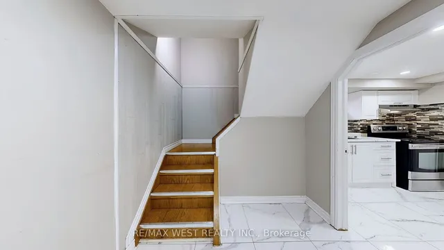 Additional image 30 of 15 Darcy Crt