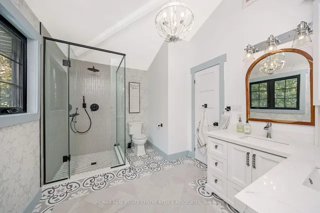 Additional image 18 of 714 Robertson Cres