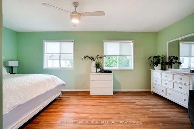 Additional image 19 of 31 Moss Blvd Unit 17