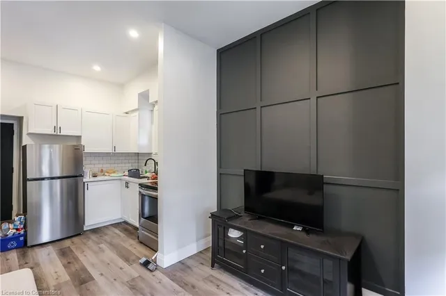 Additional image 5 of 233 Victoria Ave