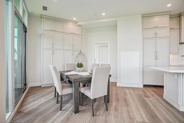 Additional image 20 of 2750 King St Unit 806