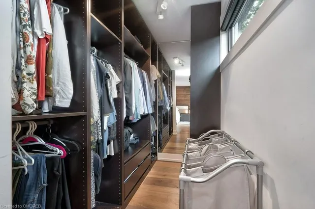 Additional image 23 of 124 Lynn Crt