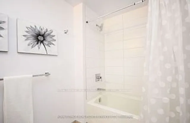 Additional image 15 of 4208 Dundas St Unit 323