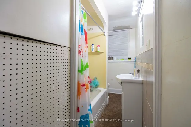 Additional image 23 of 417 King St