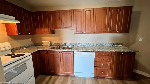 Additional image 9 of 135 James St Unit 1009