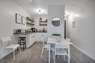 Additional image 2 of 4415 Lakeshore Dr