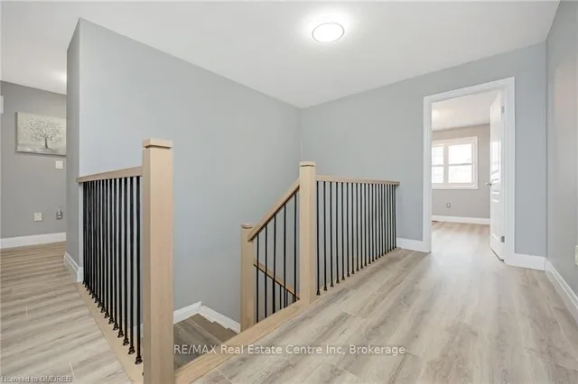 Additional image 21 of 567 SANDERSON Cres