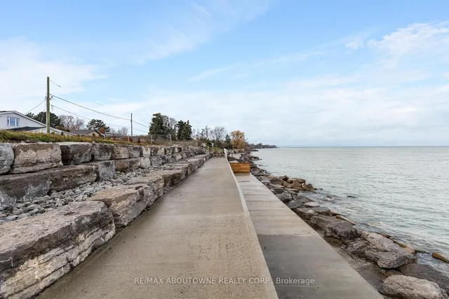 Additional image 34 of 1073 North Service Rd