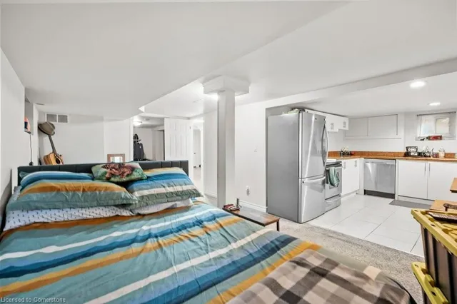 Additional image 45 of 95 Spadina Ave