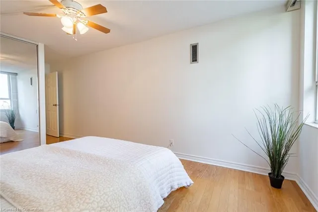 Additional image 25 of 5280 Lakeshore Rd Unit 105