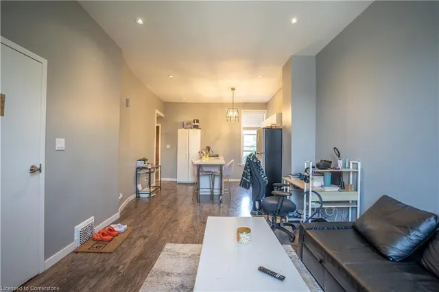 Additional image 9 of 165 Emerald St