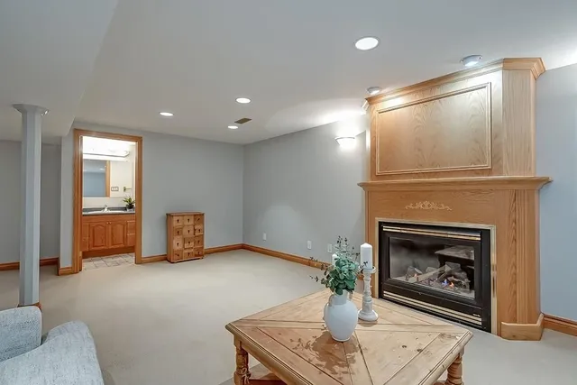 Additional image 32 of 2129 WINDING Way