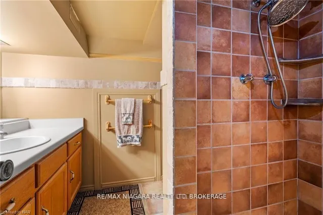 Additional image 32 of 1671 KING St