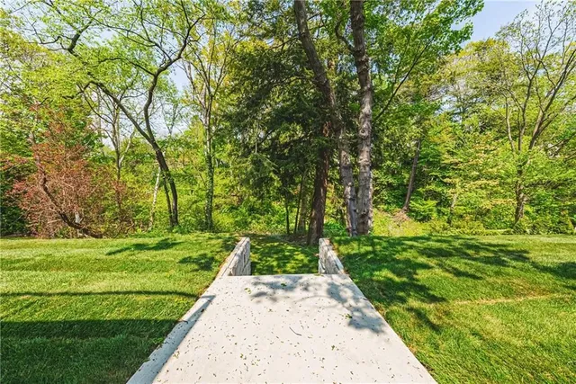 Additional image 41 of 829 FOREST GLEN Ave
