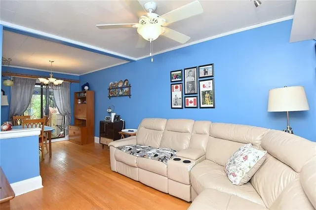 Additional image 8 of 2 WATT Ave