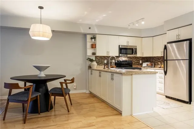 Additional image 19 of 3070 ROTARY Way Unit 122